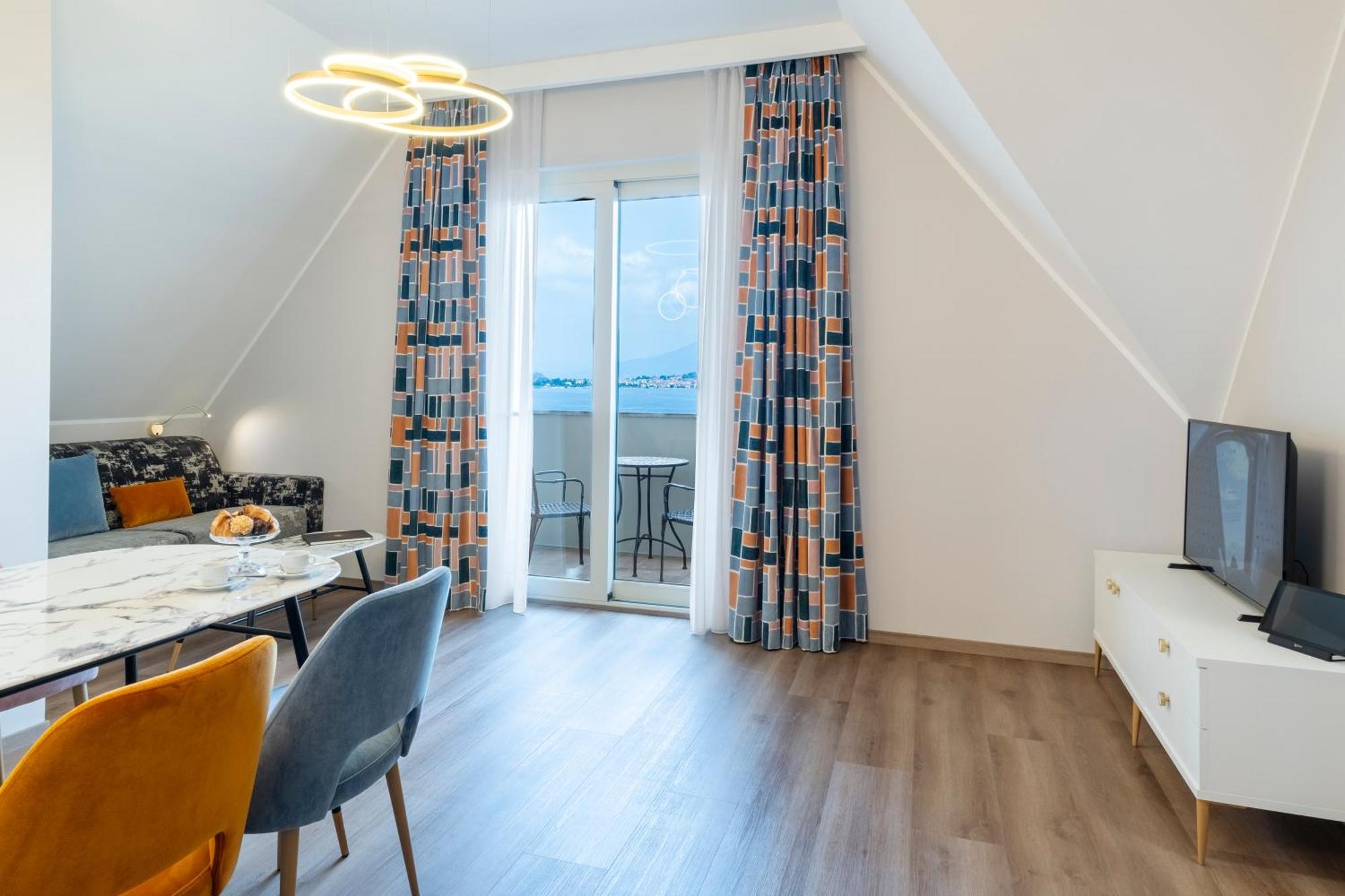 Residence Carl&Do Бавено Екстериор снимка